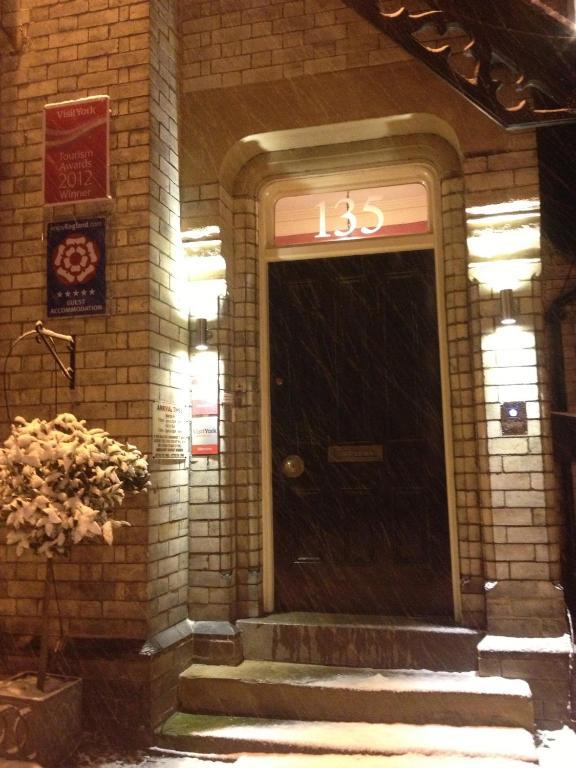 Bishops Guest Accommodation York Bagian luar foto
